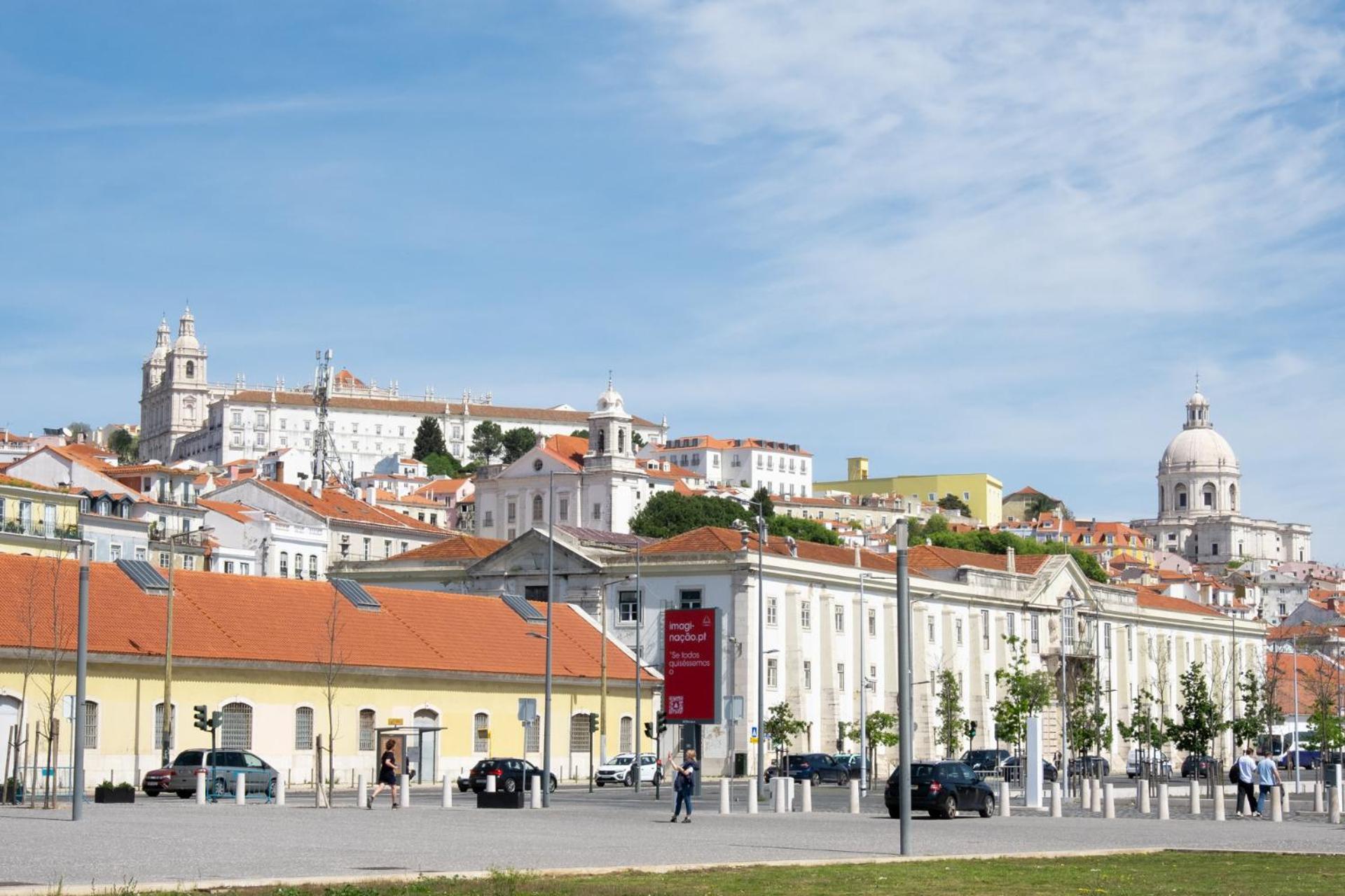 Ttl126 - Em Alfama Lisbon